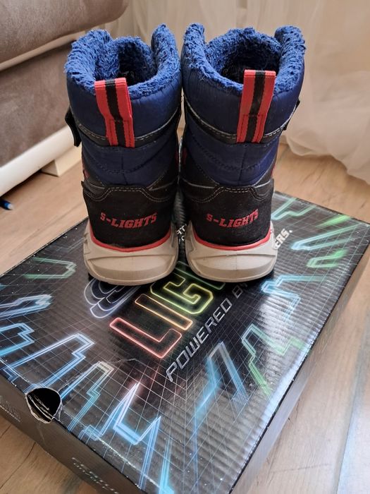Skechers светещи и водоустойчиви ботуши 33н