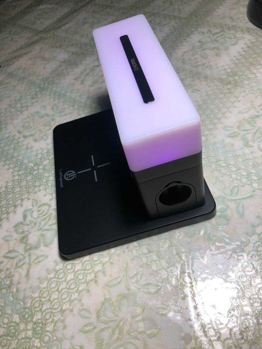 Беспроводная зарядка  Night light