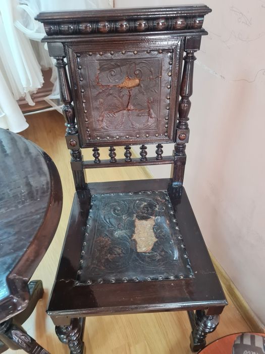 Vand set vintage: masa cu 2 scaune
