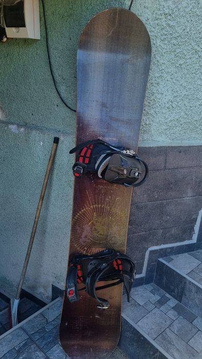 Placa de snowboard in stare buna