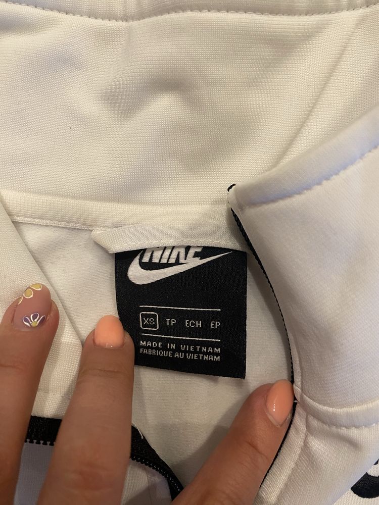 НОВО! Дамско горнище/ суичър Nike