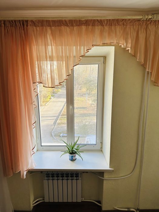 Продам тюль на кухню