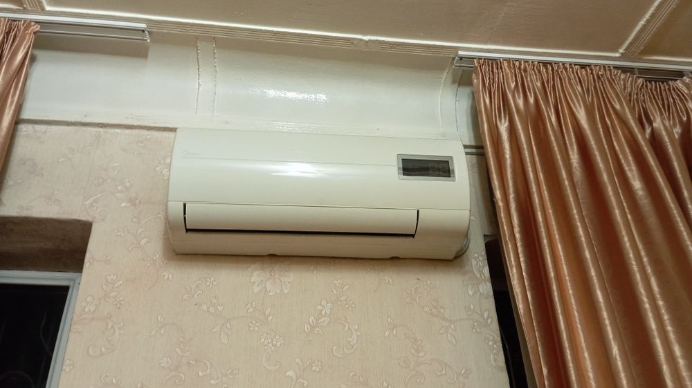 Кондиционер Midea 12 рабочий и Galans 12 рабочий по 150 уе каждый