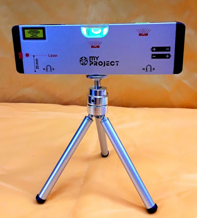 NIVELĂ cu LASER si stativ cu înălțime reglabilă NOUĂ - 50 Lei