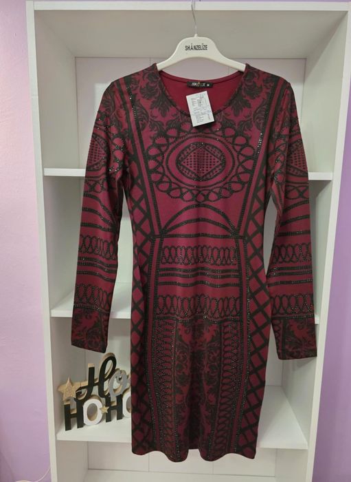 Елегантна дамска рокля