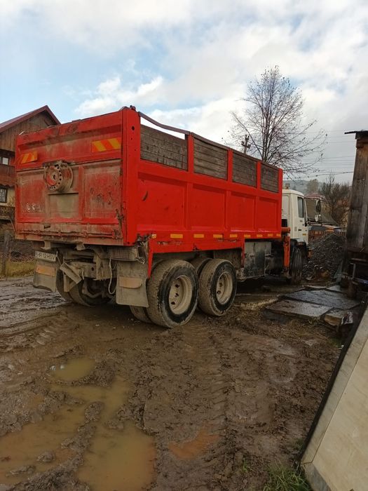 Man basculanta cu macara