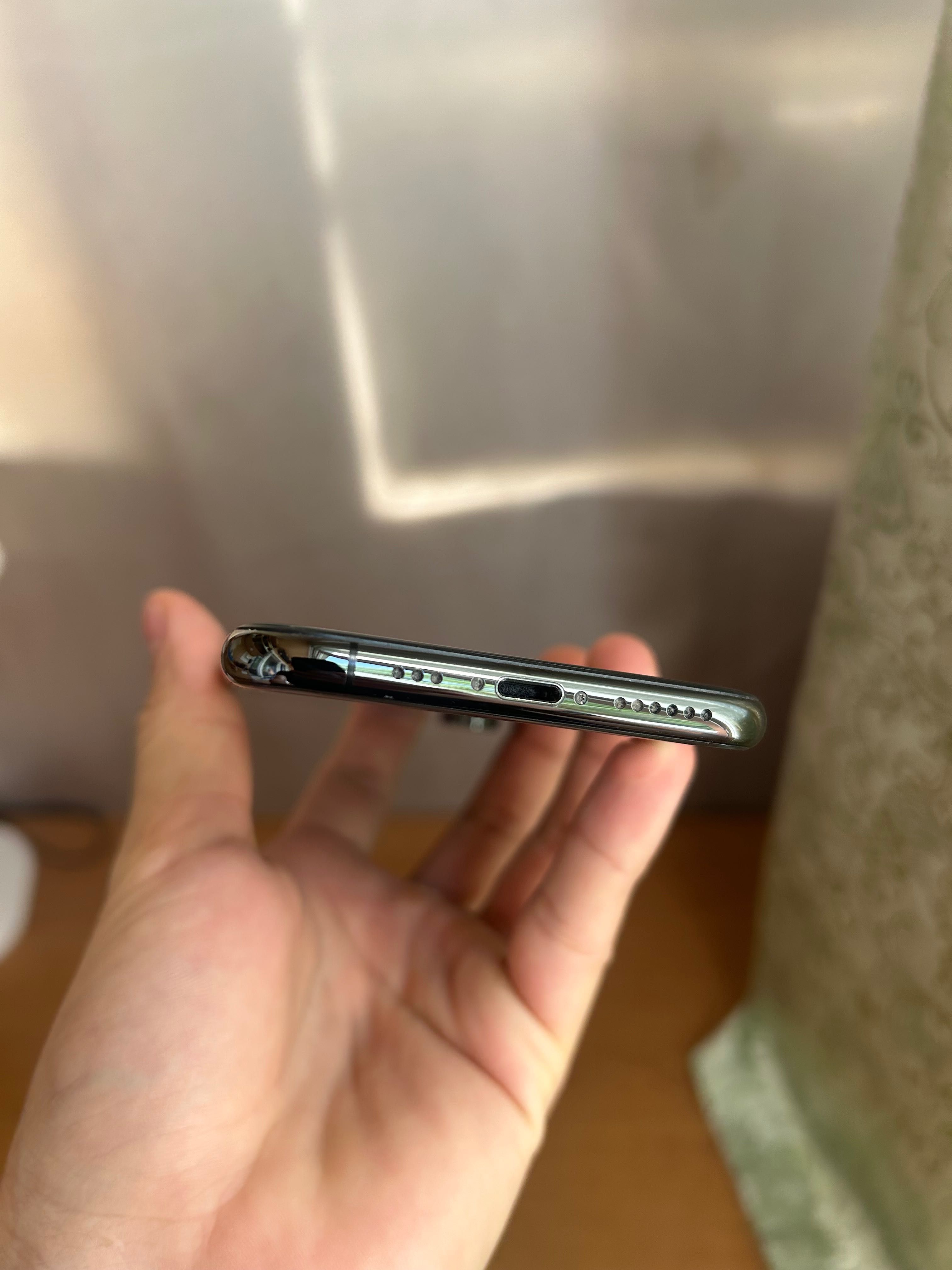 Iphone XS серый цвет