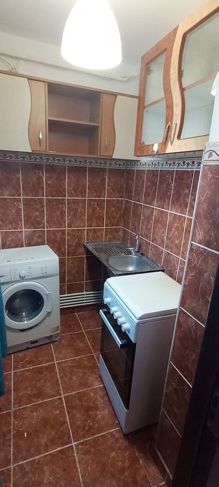 Închiriez apartament