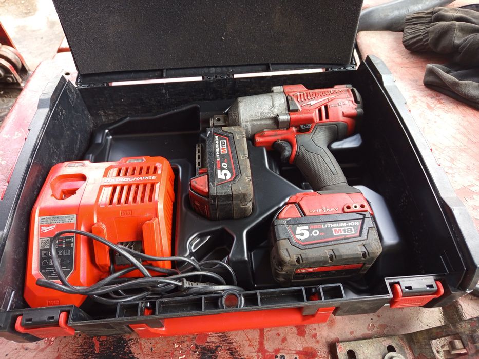 Продавам Miwaukee M18