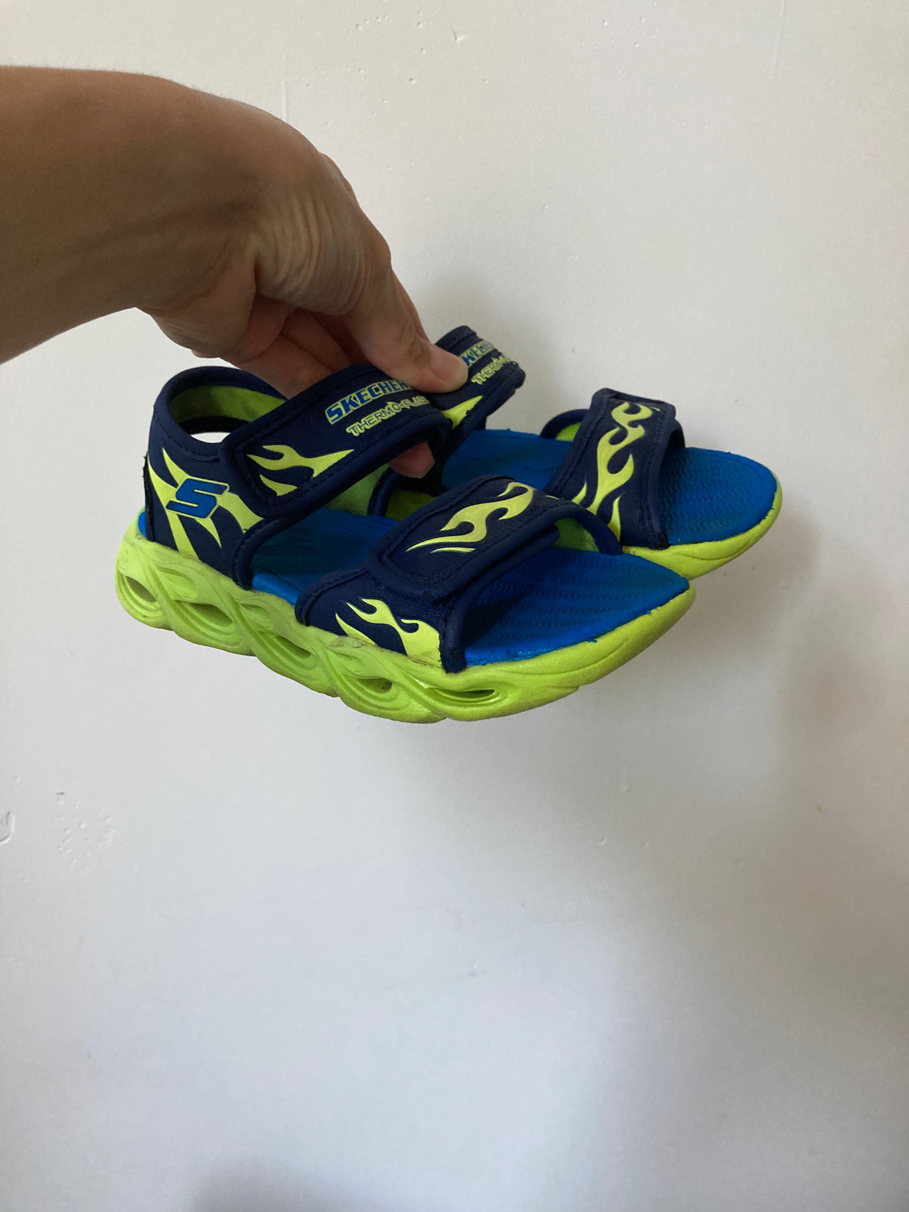 Светещи сандали Sketchers