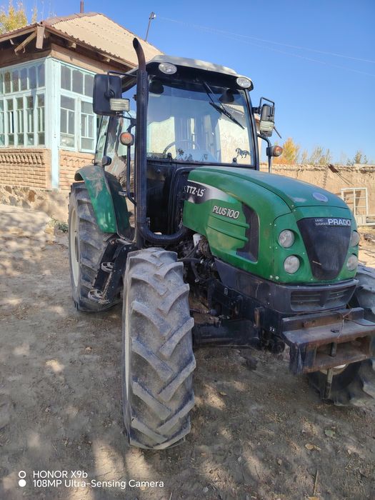 Ls plus 100 traktori sotuvda