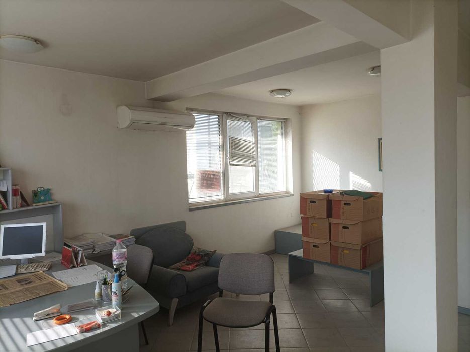 Продава се Офис в Шумен, Център - 48 кв.м за 1413 €/кв.м - Снимка #1