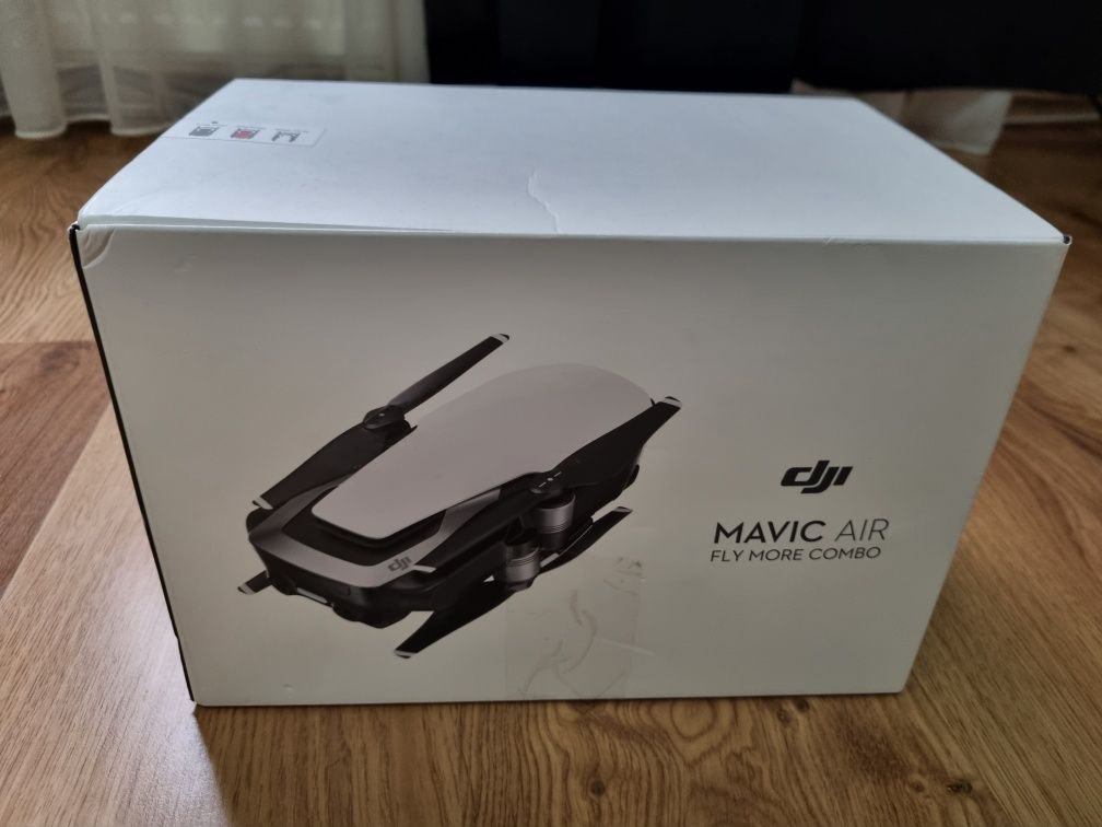 Dronă DJI Mavic Air (Fly More Combo)