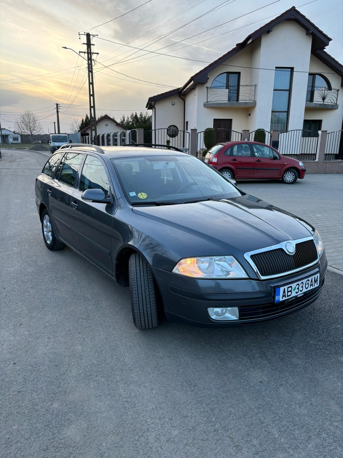 Vând Skoda Octavia