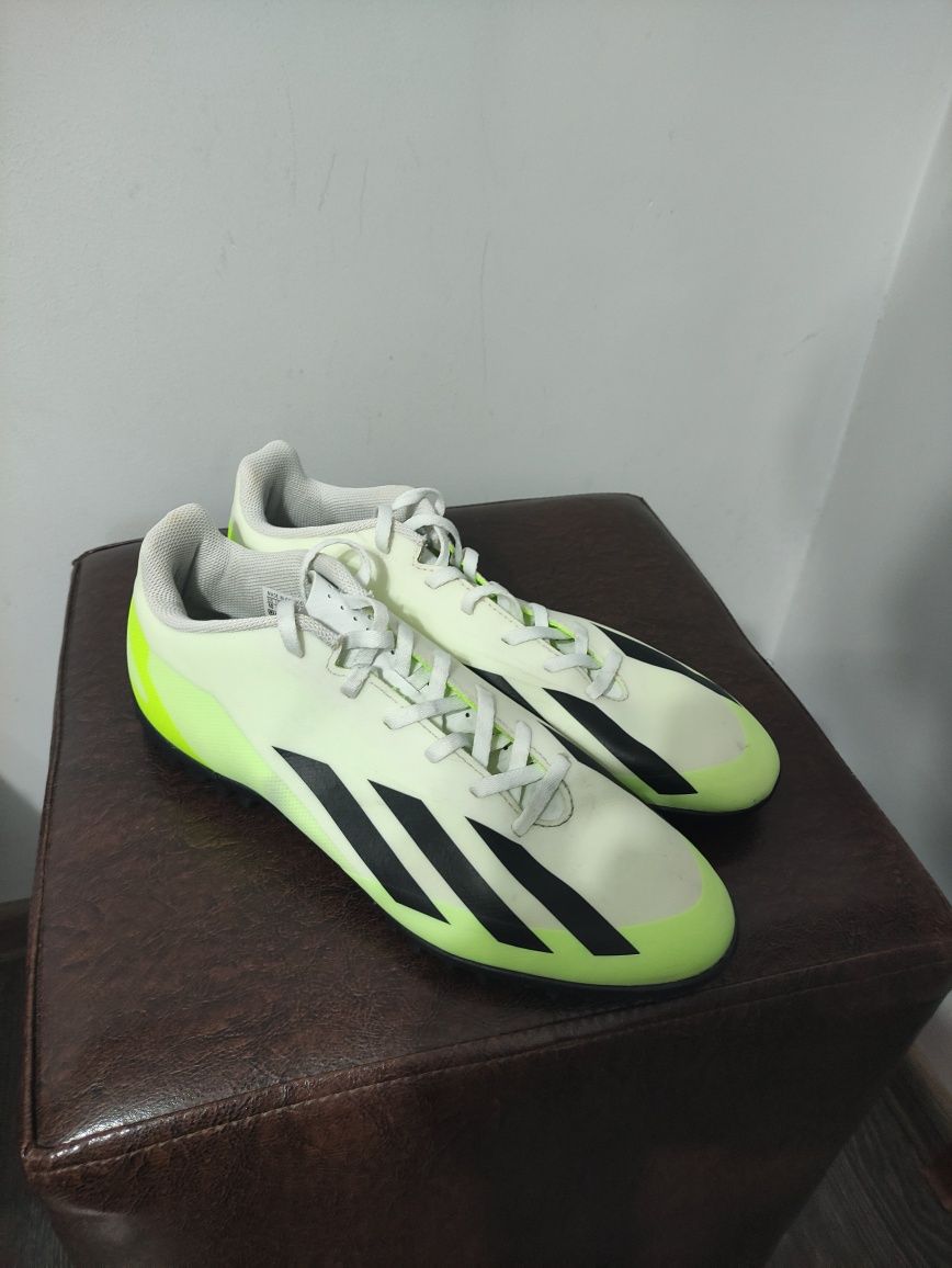 Ghete de fotbal adidas,marimea 44