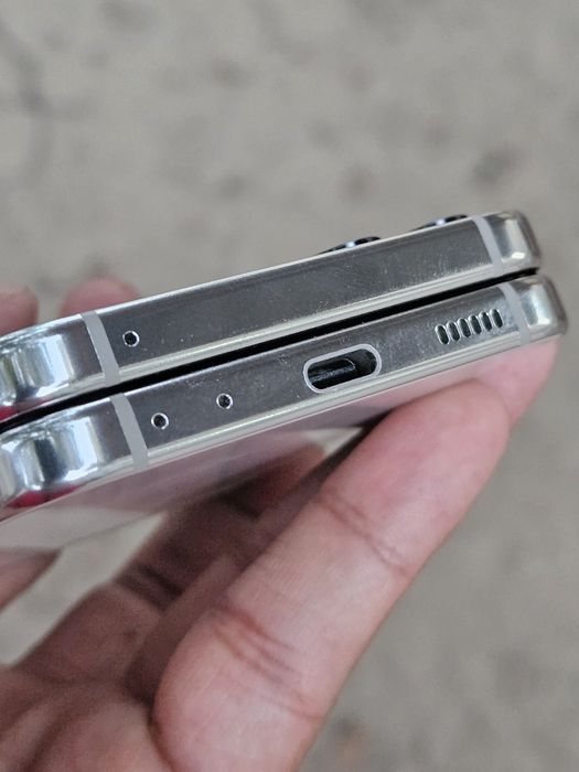 Smasung flip 5   8/256gb