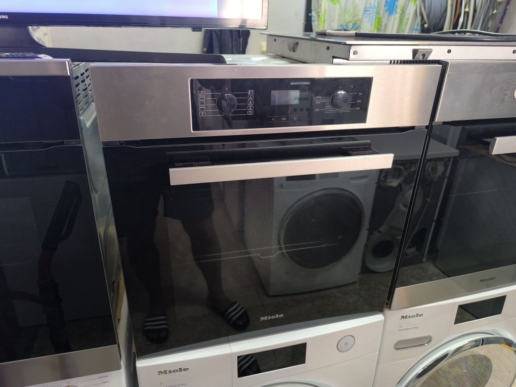 Фурна Miele H2267B - 76 литра.