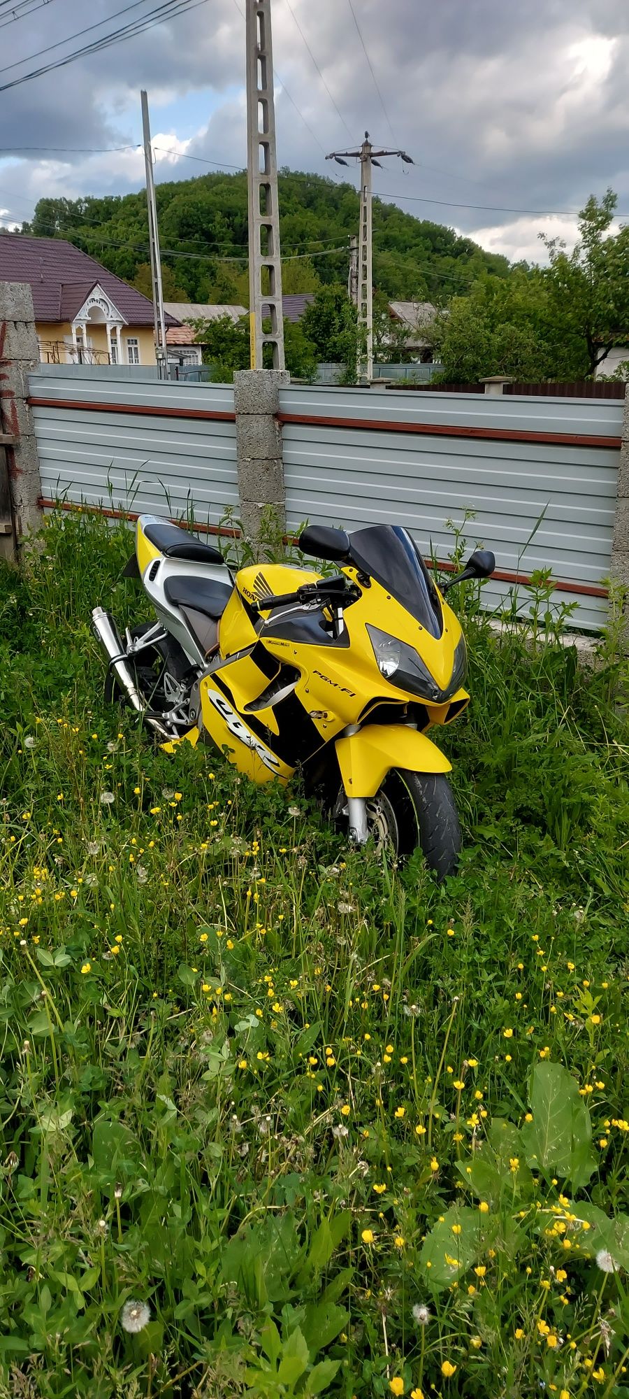 Honda cbr 600 f4i