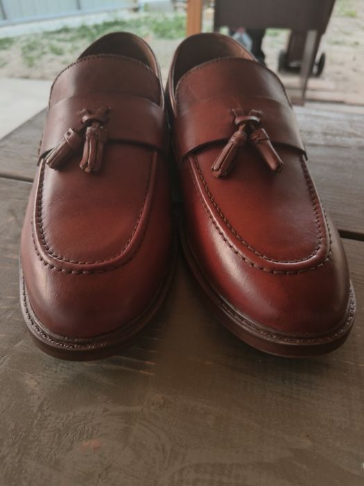 Vând pantofi din piele naturala.marimea 42