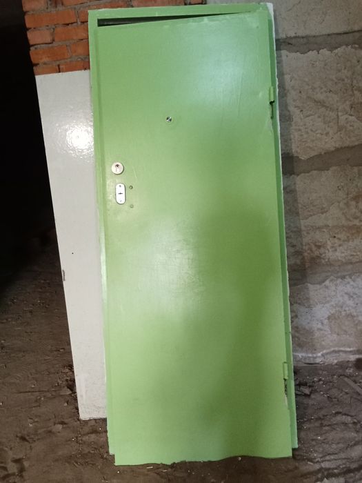Продам дверь металлическая входная