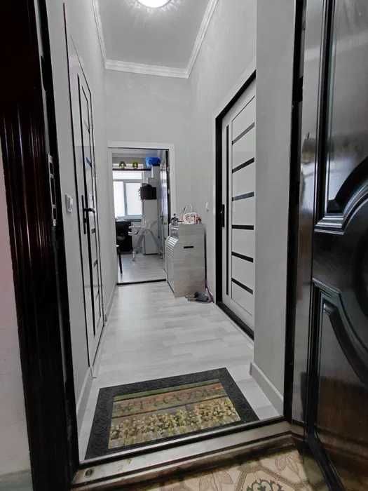 Янги домдан 1 хонали квартира барча жихозлари билан  сотилади 5-микрн