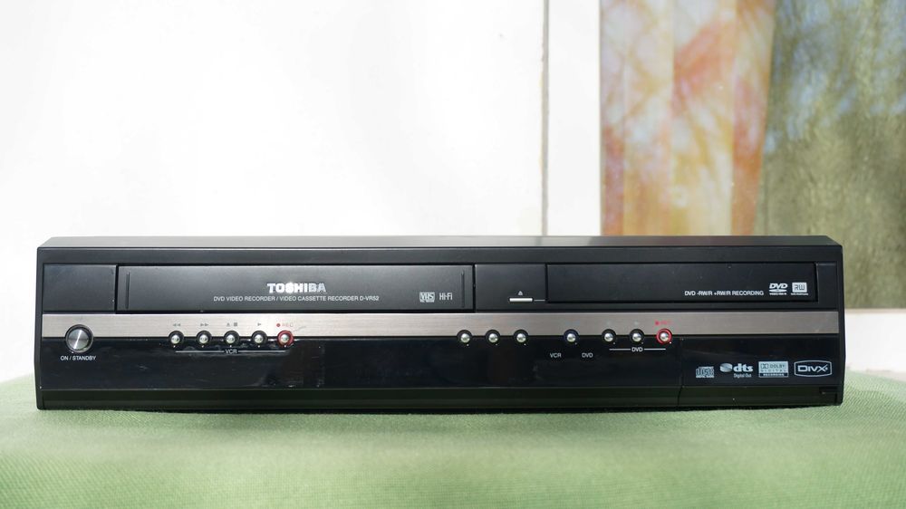 DVD recorder combo VHS Toshiba D-VR52 stereo Hi-Fi