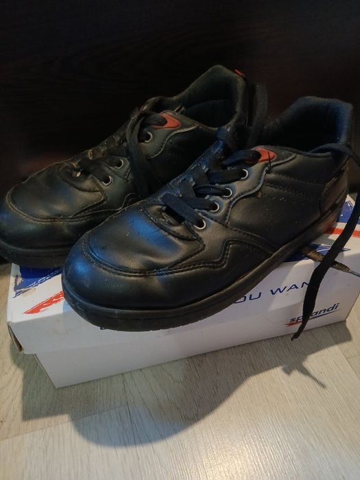 Детски обувки два чифта