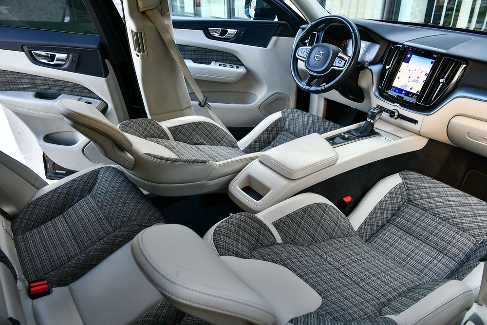 Volvo XC 60 Momentum 2017 4x4 Automata