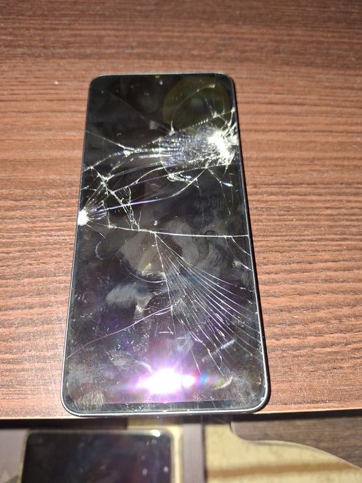 Продам смартфон Xiaomi lite 12