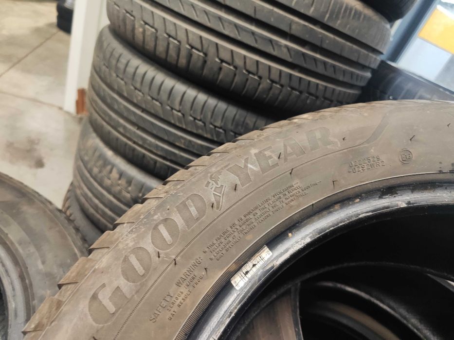 2бр.зимни гуми 225/55/18 Goodyear