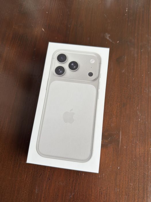 iPhone 17 Pro Silver 256GB SIGILAT