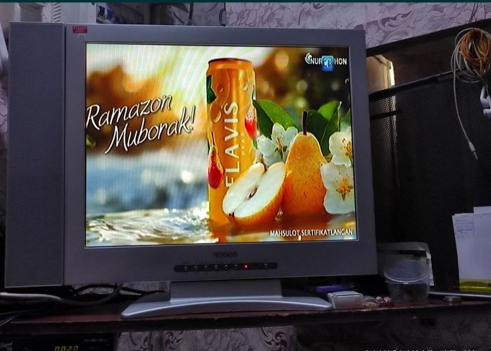 Tv LG rangli televizor faqat pulti yoʻq.