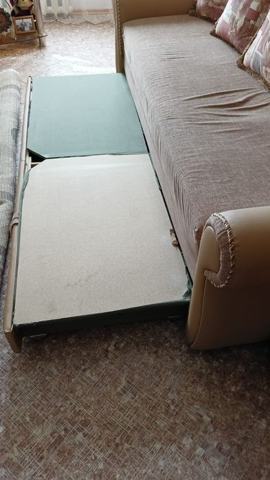 Продам б/у диван в отличном состоянии