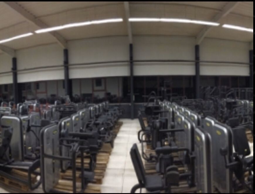 Depozit aparate fitness technogym element line