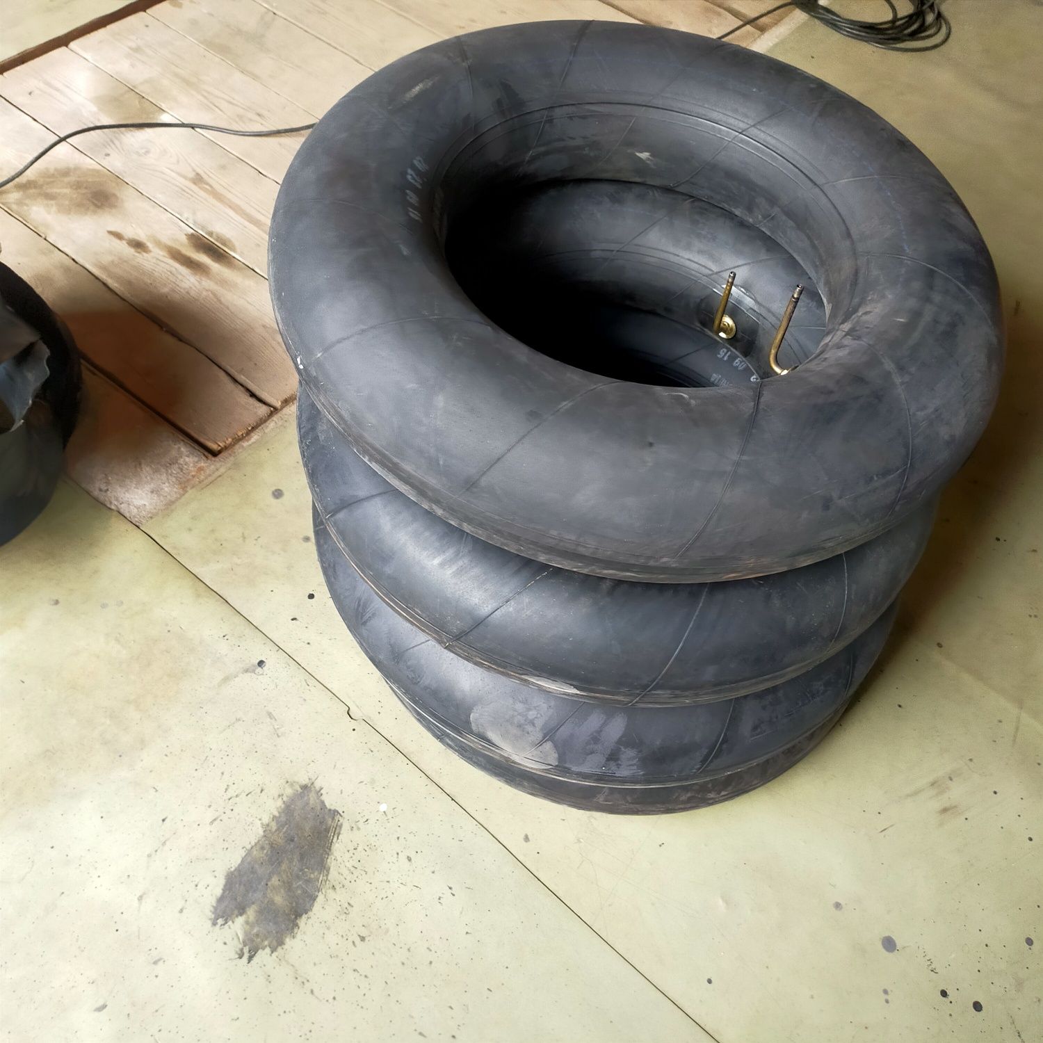 Продам камеры и флиппер 16 r