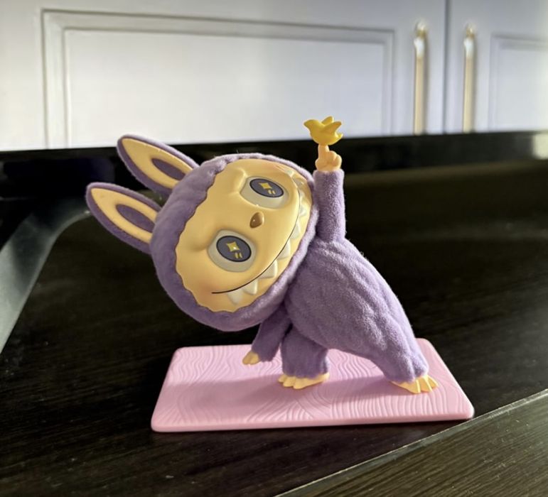Labubu Lazy Yoga Оригинал Pop mart