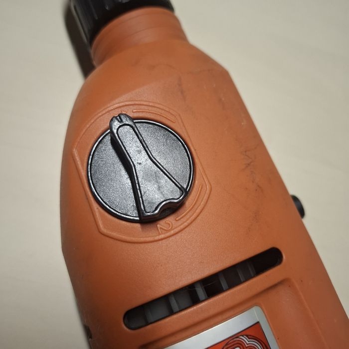 bormașina T. I. P.  SB 1100-2.cu fir.