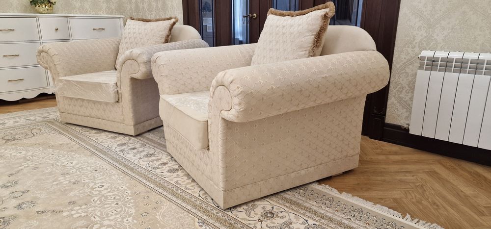 Продам диван + 2 кресла