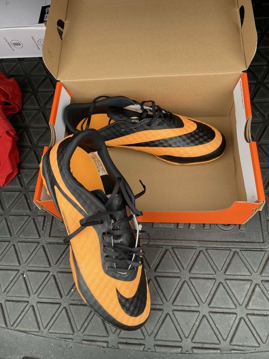 Nike hypervenom portocaliu negru