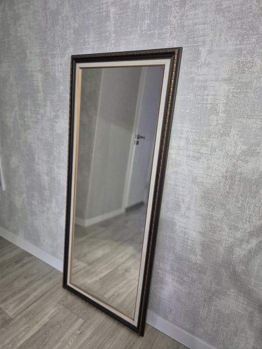 Продам новое зеркало в раме