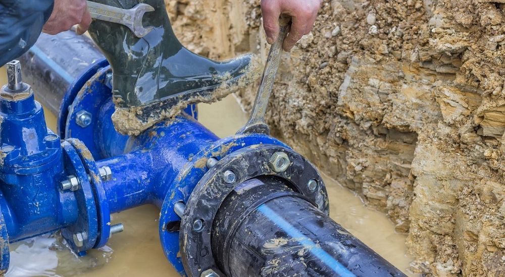 Монтаж водопровода,  канализации