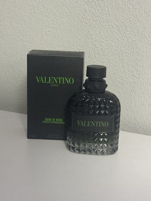 Valentino born in roma green stravaganza