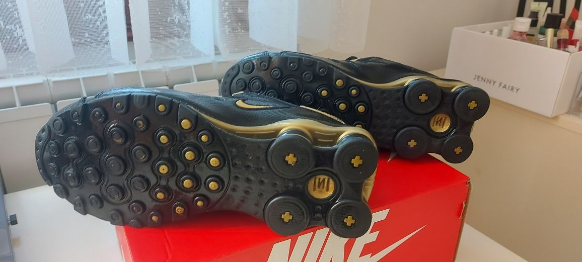 Nike SHOX маратонки