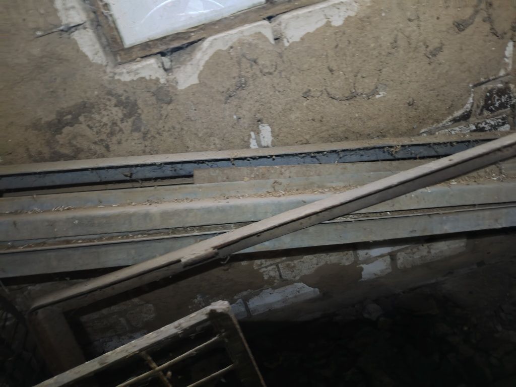 Продам трубы и уголки  разные