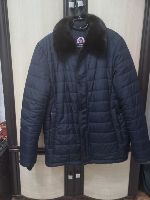 Продам зимнюю куртку состояние новой