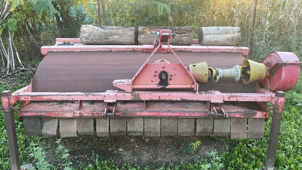 Tocatoare resturi vegetale