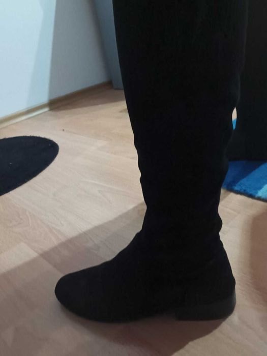 Чизми над коляното