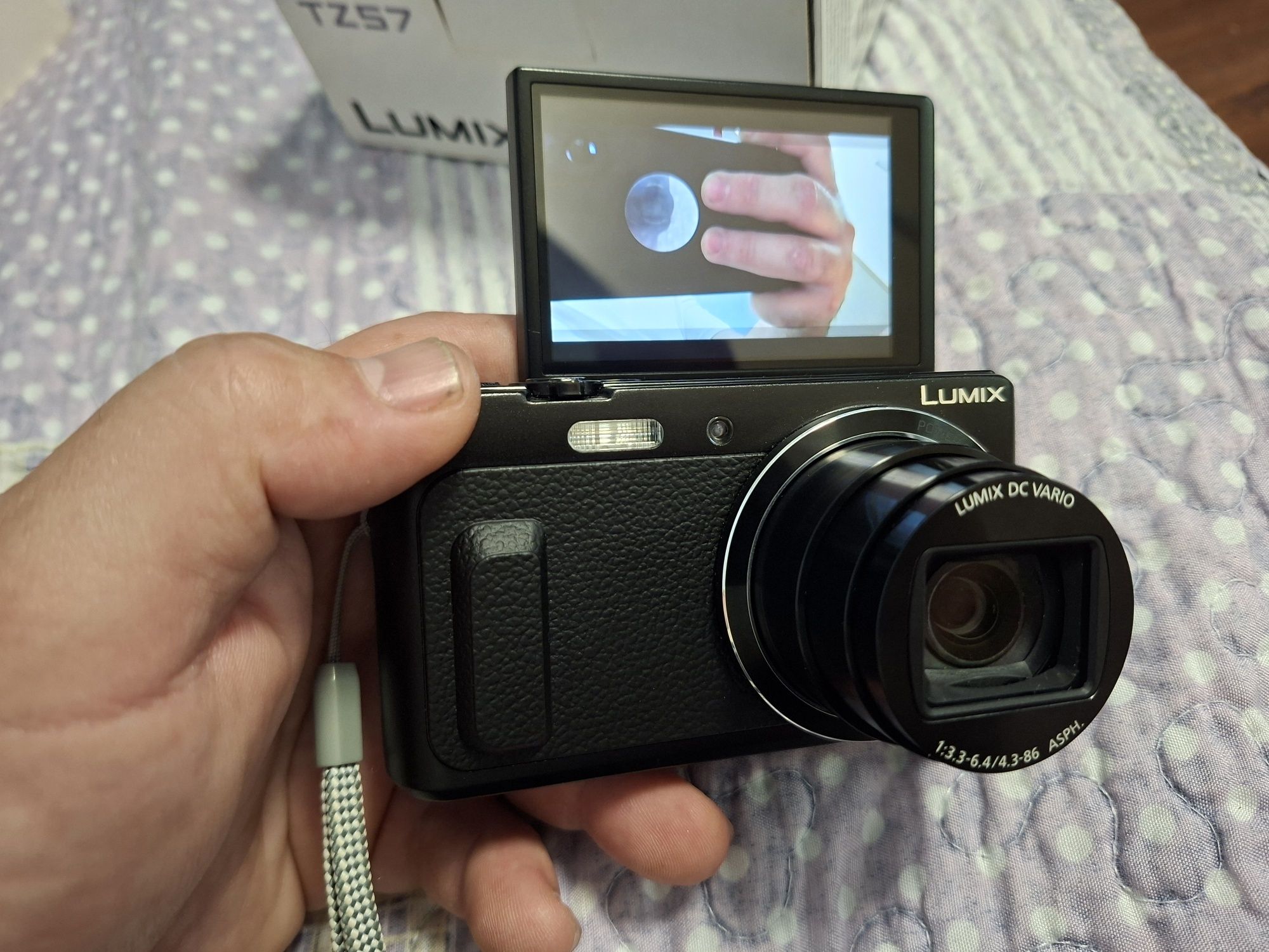 Фотоапарат Panasonic TZ 57 , Wi-Fi + 64GB карта памет