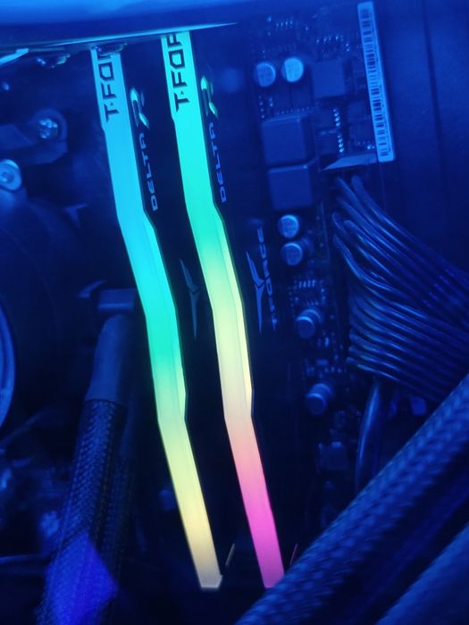 16GB RAM (2x8GB) DDR4 3200 MT/s TeamGroup T-Force Delta RGB