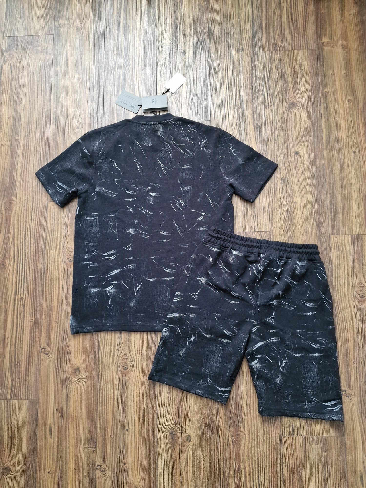Мъжки екип къси панталони и тениска BALENCIAGA размер S M L XL 2XL 
На